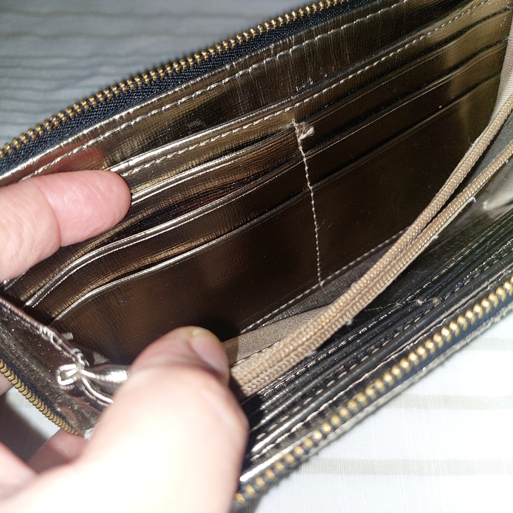 Fossil Patchwork Wallet - Picture 5 of 9